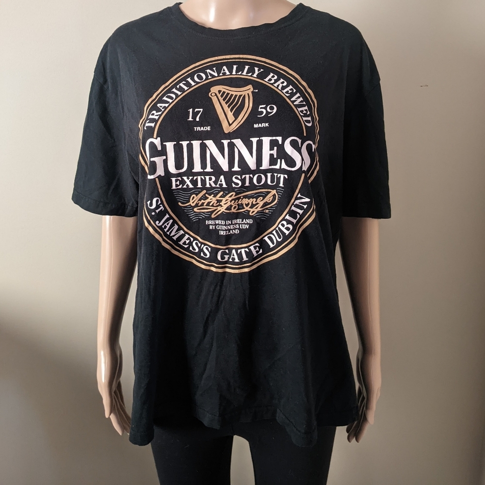 Guinness brewed Dublin Ireland tshirt, men's large